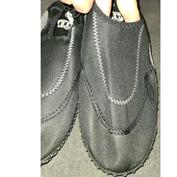 OT Revolution Mens Black/Silver Mesh Slip-On Comfortable Swim Shoes Size 10 (DD) - Picture 2 of 6